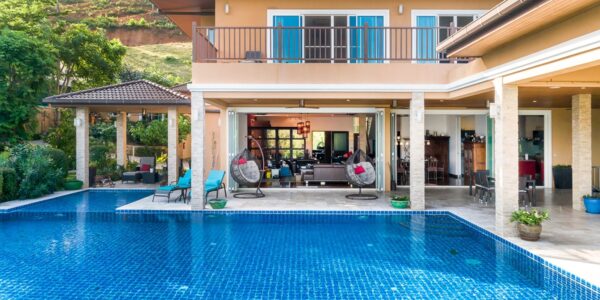 9 Bedroom Pool Villa - Overlooking Palm Golf Course - Mu Ban - Phuket Central - for sale